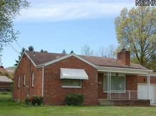 387 Annawan Ln, Youngstown, OH