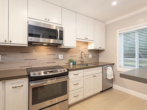 5th image of 155 El Camino Real #30
