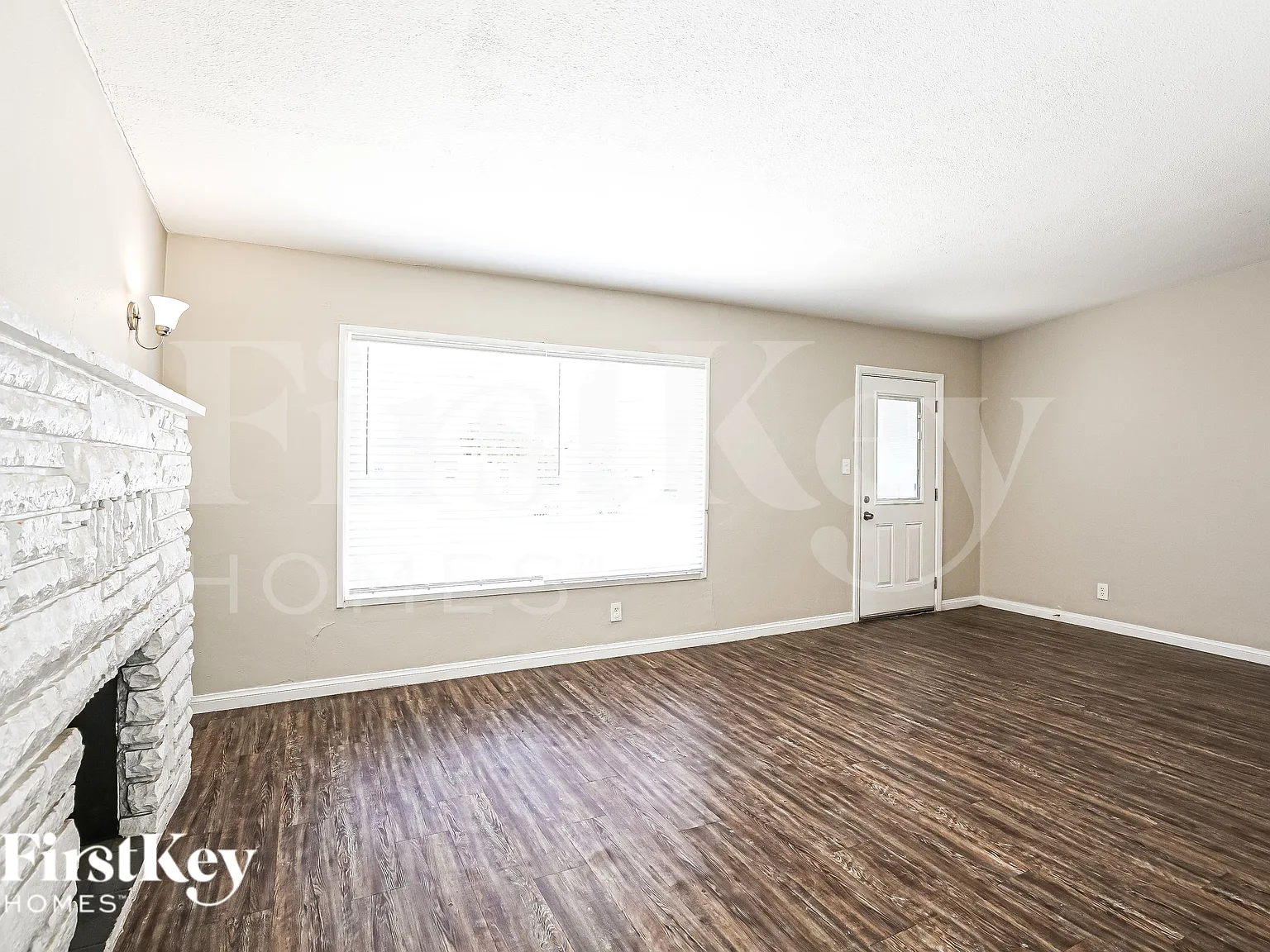 4 bed, 2.0 bath, 1281 sqft, $1,530 — Photo 3