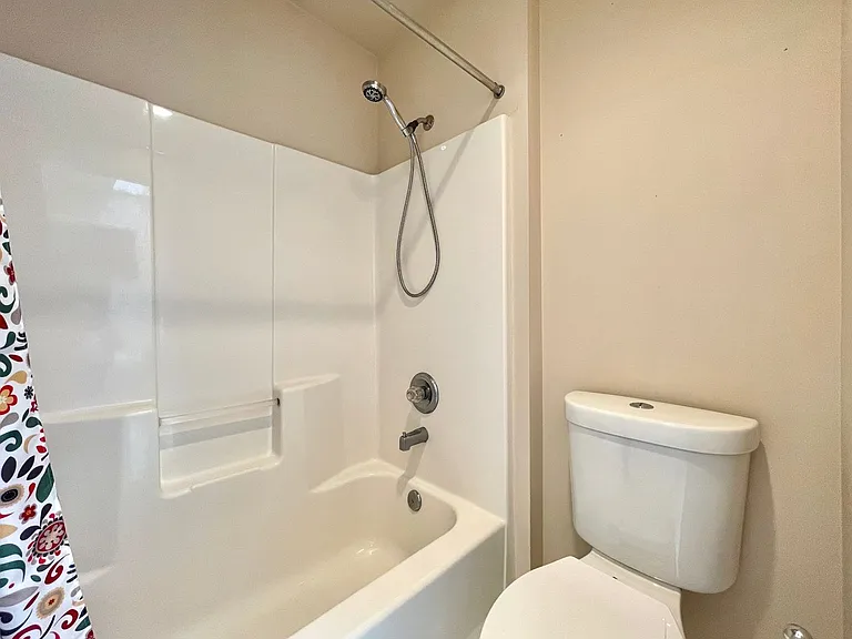 1921 NE 34th Pl — Photo 32