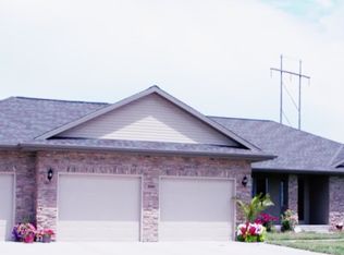 3230 E 99th St, Kearney, NE 68847