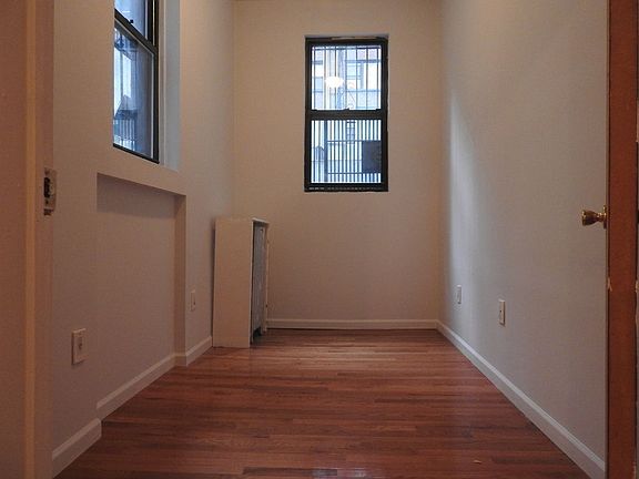 4th image of 60 W 48th St #3A