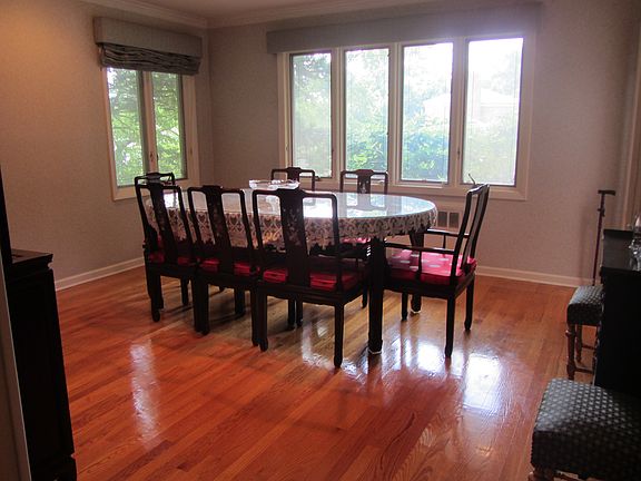 3rd image of 33 Briarfield Dr