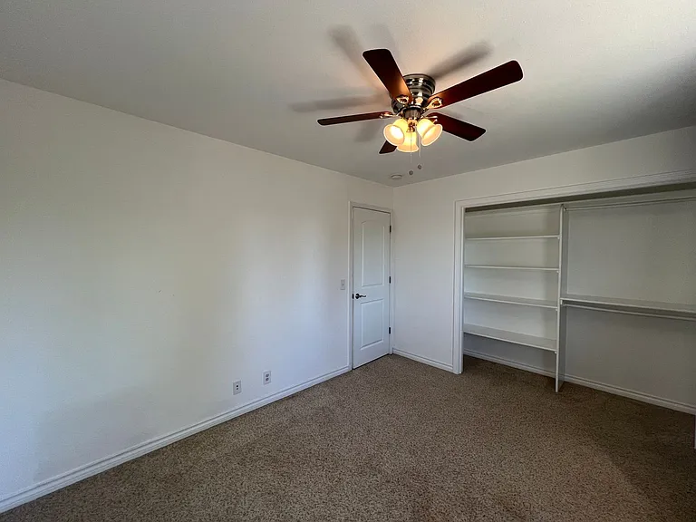 1592 Kingston Way — Photo 28