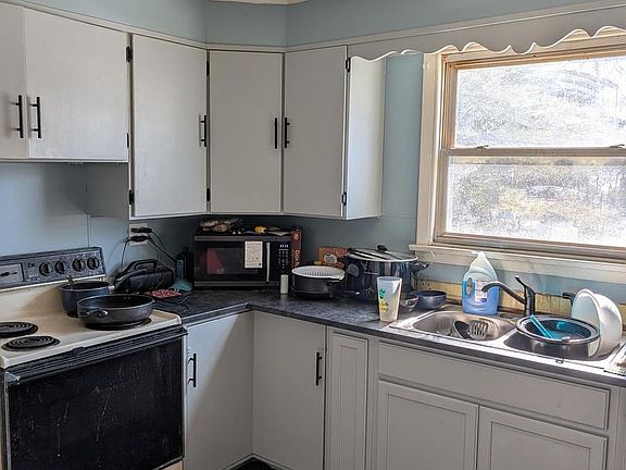 4th image of 154 N State Rd