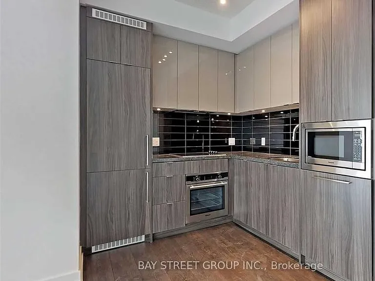 125 Blue Jays Way #2711 — Photo 3