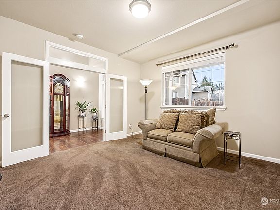 4th image of 15820 92nd Avenue Ct E
