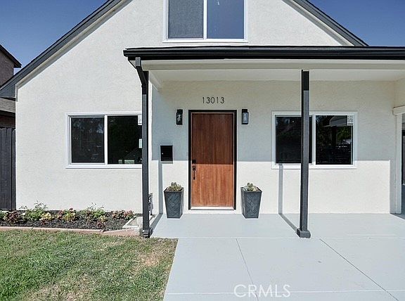 5th image of 13013 Woodridge Ave