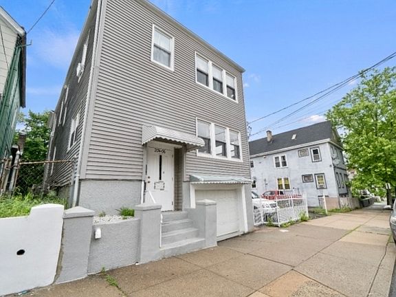 2nd image of 204 Burgess Pl #1