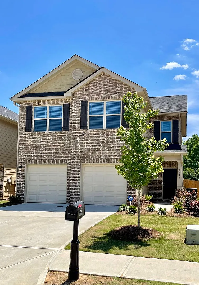 Welcome to this Almost New 3 Bed/2.5 Bath Home in Lovejoy! — Photo 1