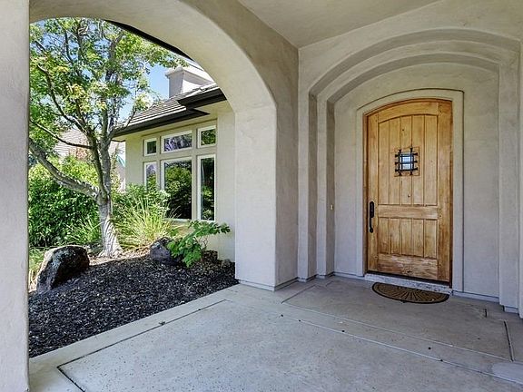 3rd image of 1710 Vista Del Monte