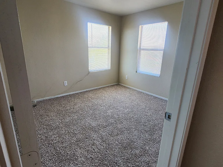 5931 W Albeniz Pl — Photo 22