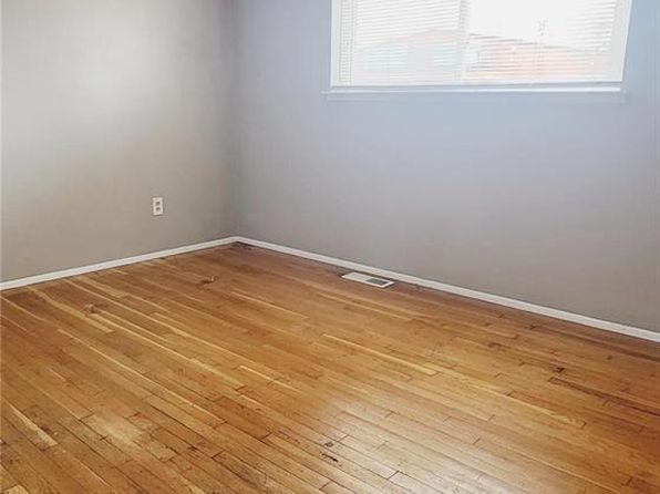 10417 Tanner Dr, Saint Louis, MO 63136