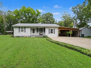 1040 Nosegay Rd, White Bluff, TN 37187