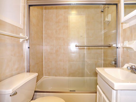 5th image of 6311 Dewey Ave #2