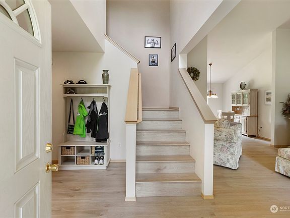 4th image of 21508 107th Avenue E