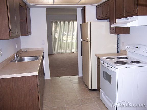 3rd image of 37041 E Aragona Dr