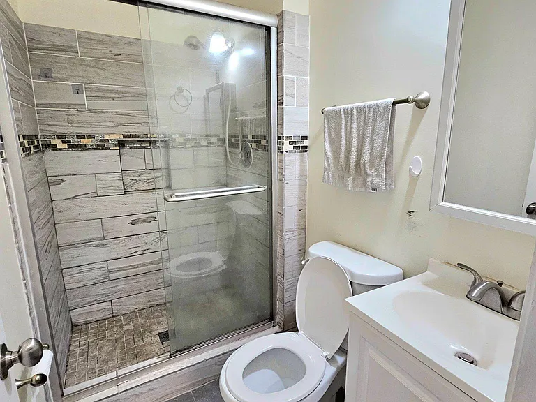 7603 Tiverton Dr #7603 — Photo 37