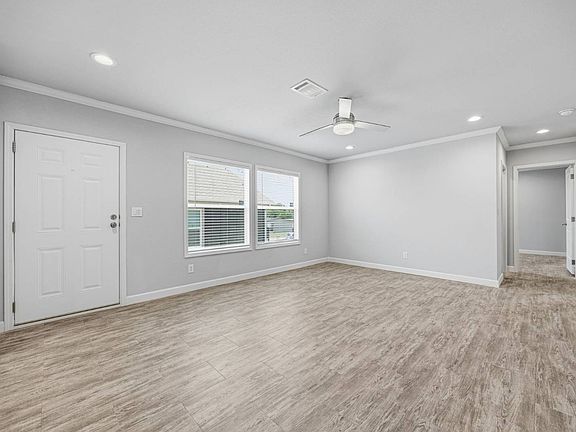 3rd image of 11103 Mountain Ash Ln