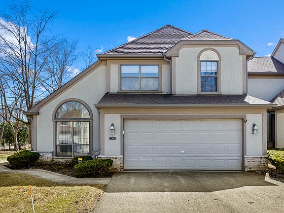 3rd image of 10 Ascot Cir