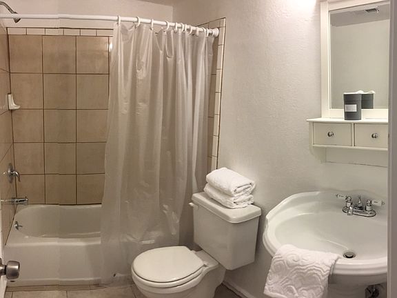Hallway full bathroom