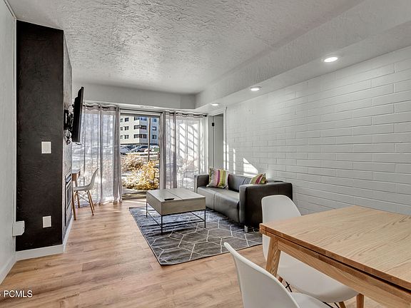 2nd image of 2000 Prospector Ave #101