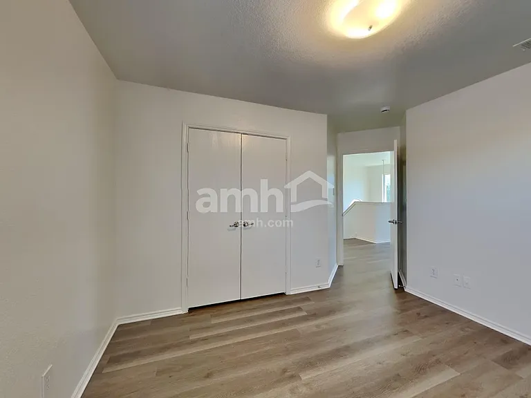 1137 Boxwood Dr — Photo 14