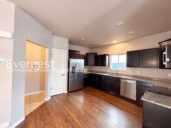 4th image of 2405 Falkirk Dr