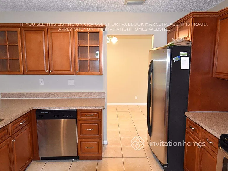 2634 Yarmouth Dr — Photo 5