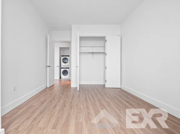 2230 Cropsey Avenue image 5 of 67