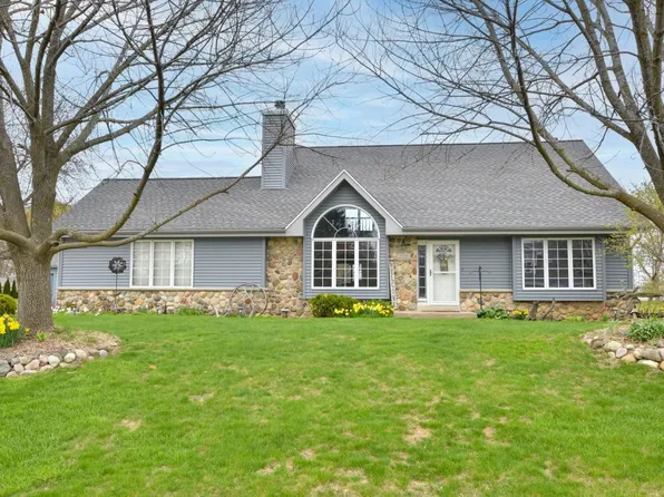 3350 East Gracie LANE, Oak Creek, WI 53154