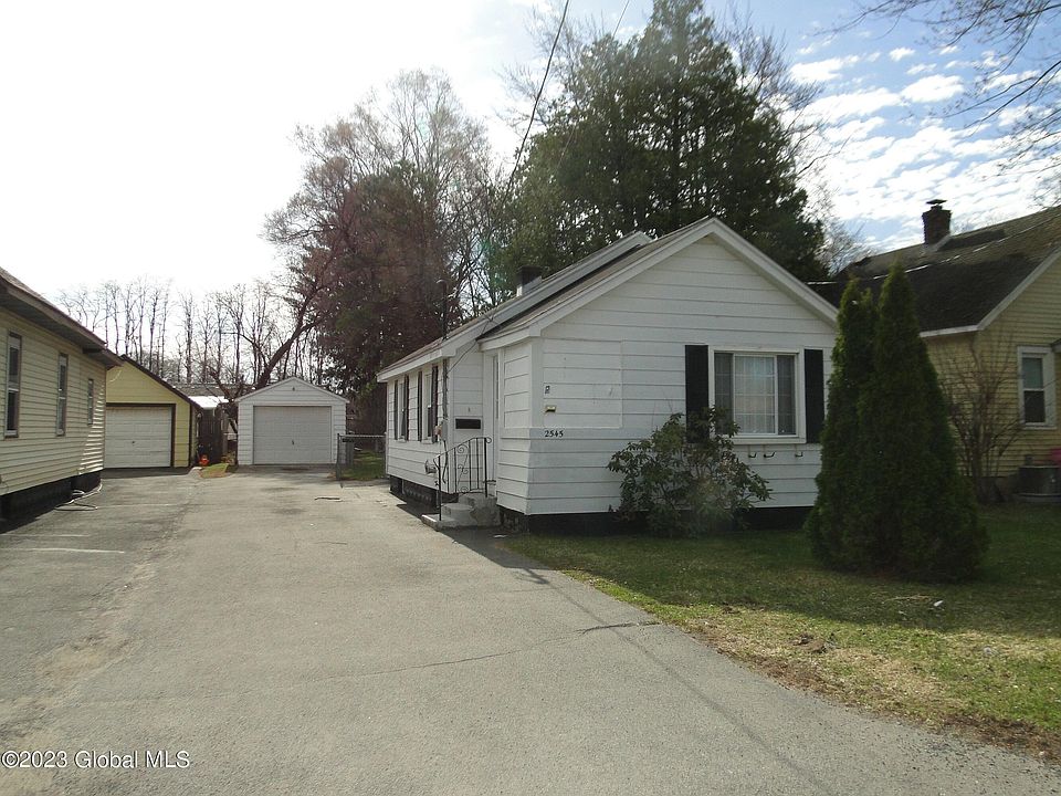 1st image of 2545 3rd Ave