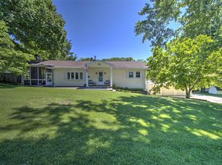 24 Circle Dr, Decatur, IL 62521