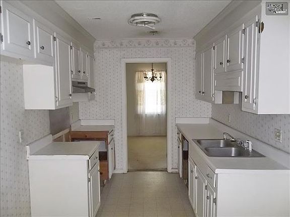 2nd image of 3632 Cairnbrook Dr