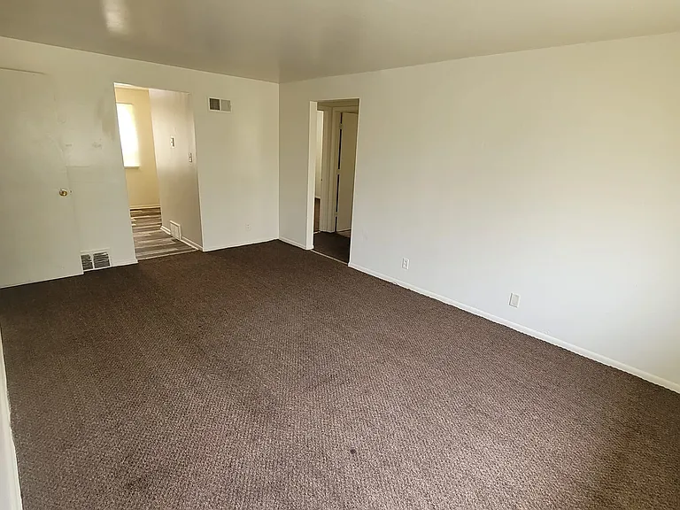 7900 W Bender Ave #4 — Photo 2
