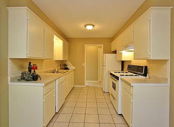 2nd image of 13913 Jeffery Dr