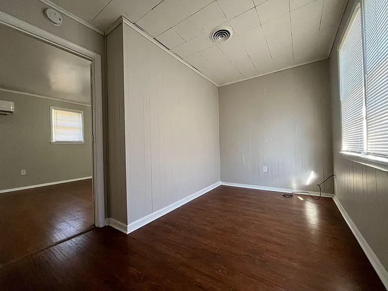 704 Blue Ridge Ave #1 — Photo 4