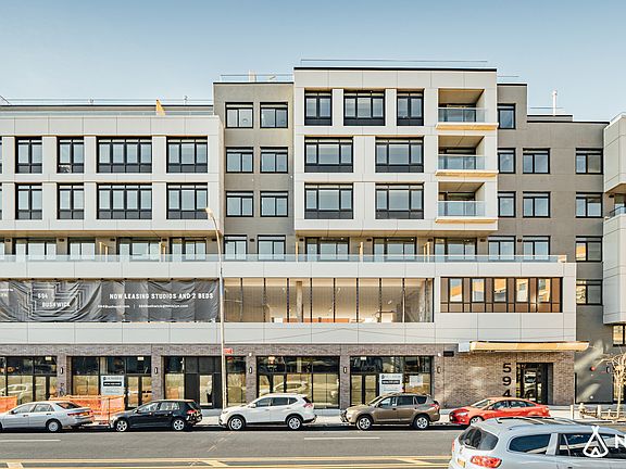 4th image of 594 Bushwick Ave #421