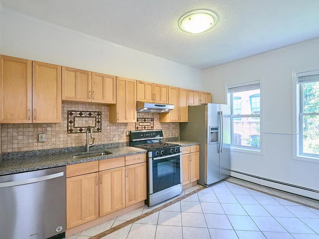 2 bed, 1000 sqft, $3,500 — Photo 4