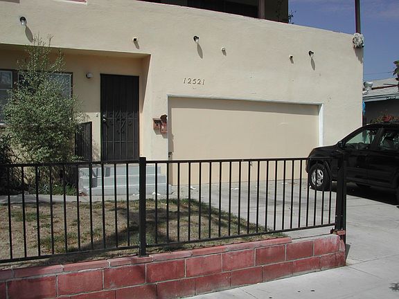 4th image of 12521 York Ave APT A