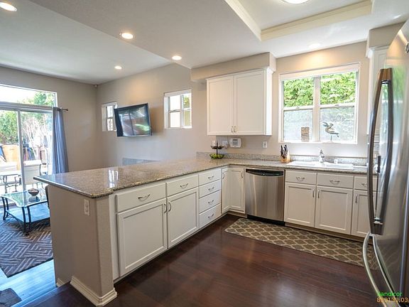 3rd image of 1461 Chalcedony St