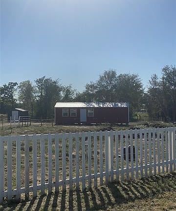 2nd image of 160 Fm 2114 Spur