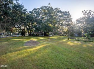 6032 Creek Rd, Beaufort, SC 29906