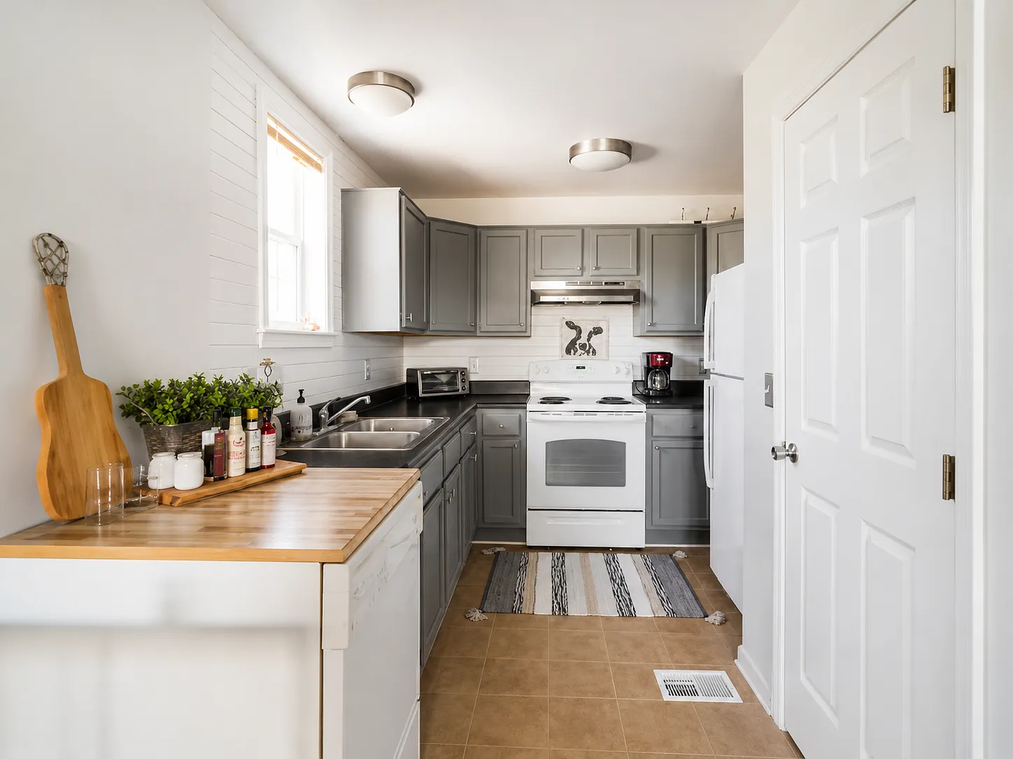 2 bed, 750 sqft, $1,650 — Photo 2