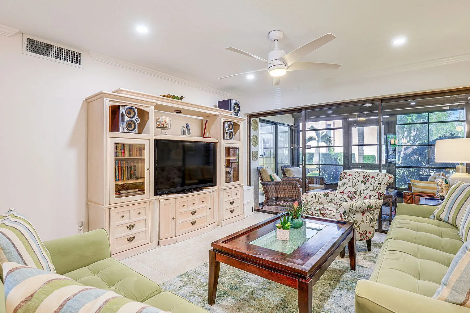1 bed, 1.0 bath, 753 sqft, $3,790 — Photo 3