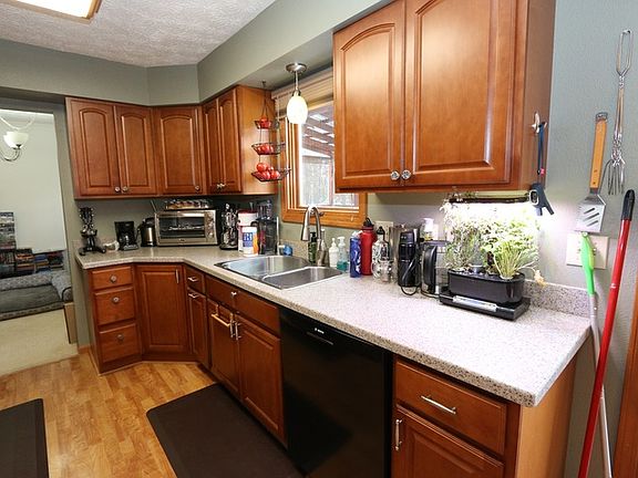 3rd image of 9816 Kitlina Cir