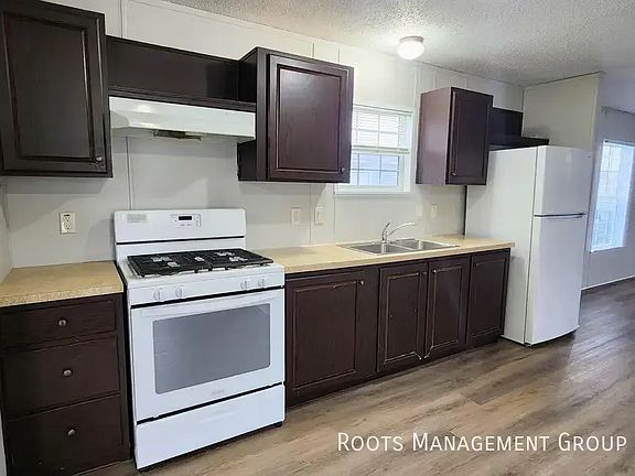 3rd image of 56 Oak St #56