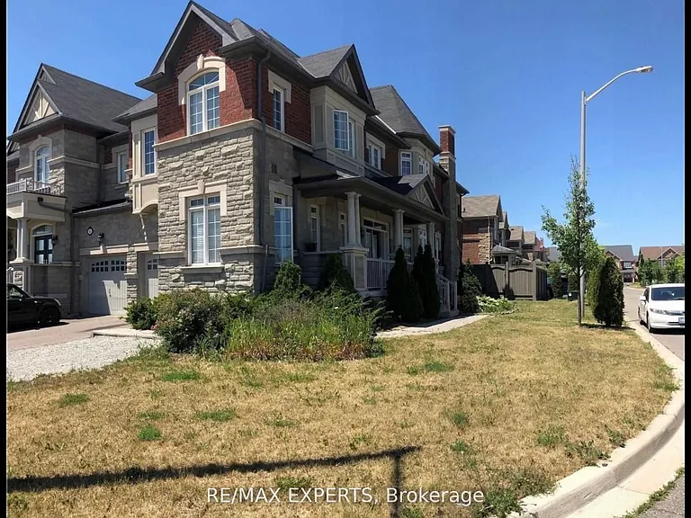 87 Spruce Pine Cres — Photo 1
