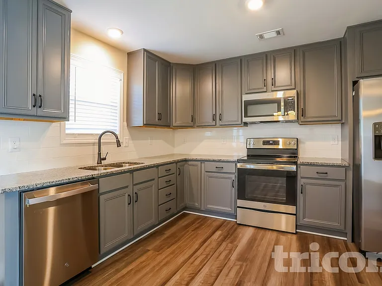 209 Hampton Oaks Cir — Photo 7