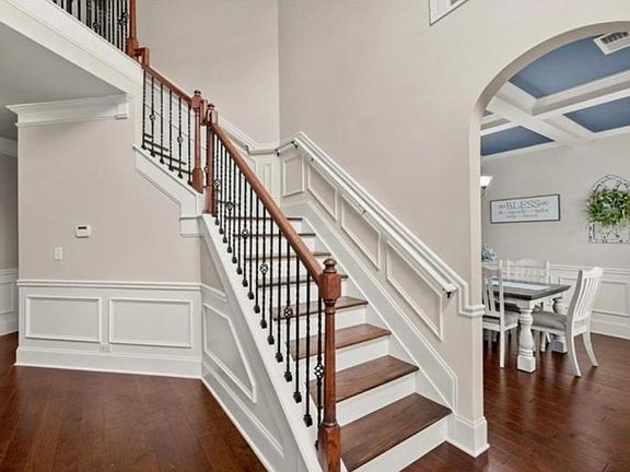 4th image of 3555 Clarecastle Dr